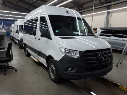 Fahrzeugabbildung Mercedes-Benz Sprinter 317 Kombi L2H2 Mobility Rollstuhl Lift