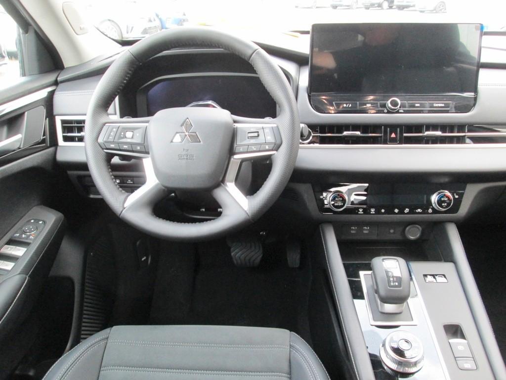 Mitsubishi Outlander 2,4 PHEV  INTRO-EDITION