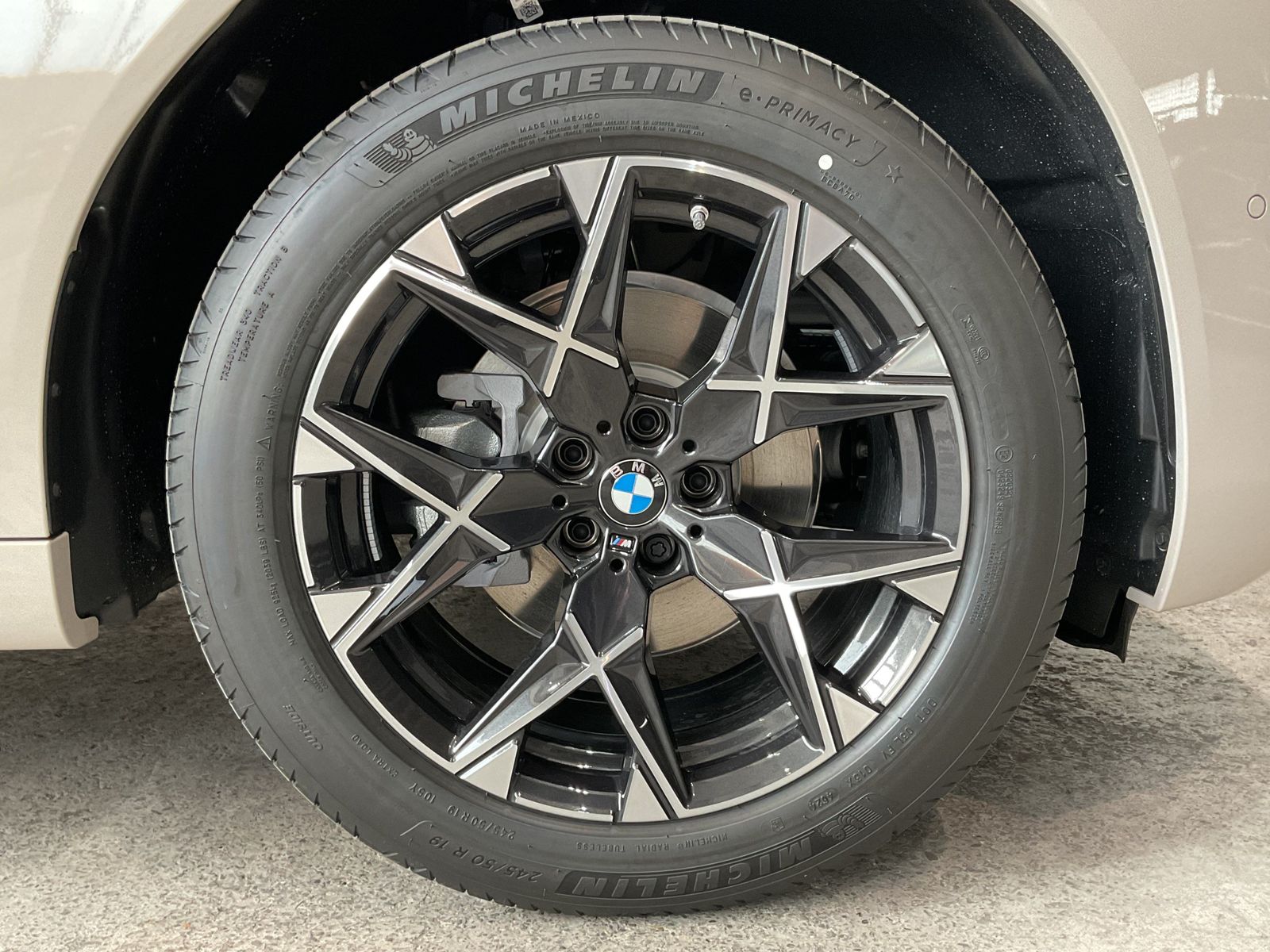 Fahrzeugabbildung BMW X3 20 xDrive 19" LMR, AHK, Standheizung DAB