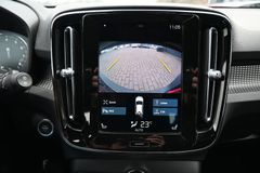 Fahrzeugabbildung Volvo XC40 T4 Autom. R-Design*FSHZG*RFK*BLIS*ACC