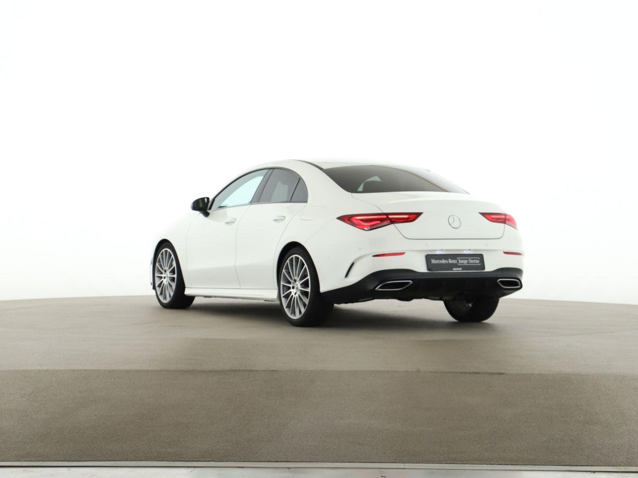 Mercedes-Benz CLA 200 AMG Night Burmester MBUX Distronic HUD foto 5
