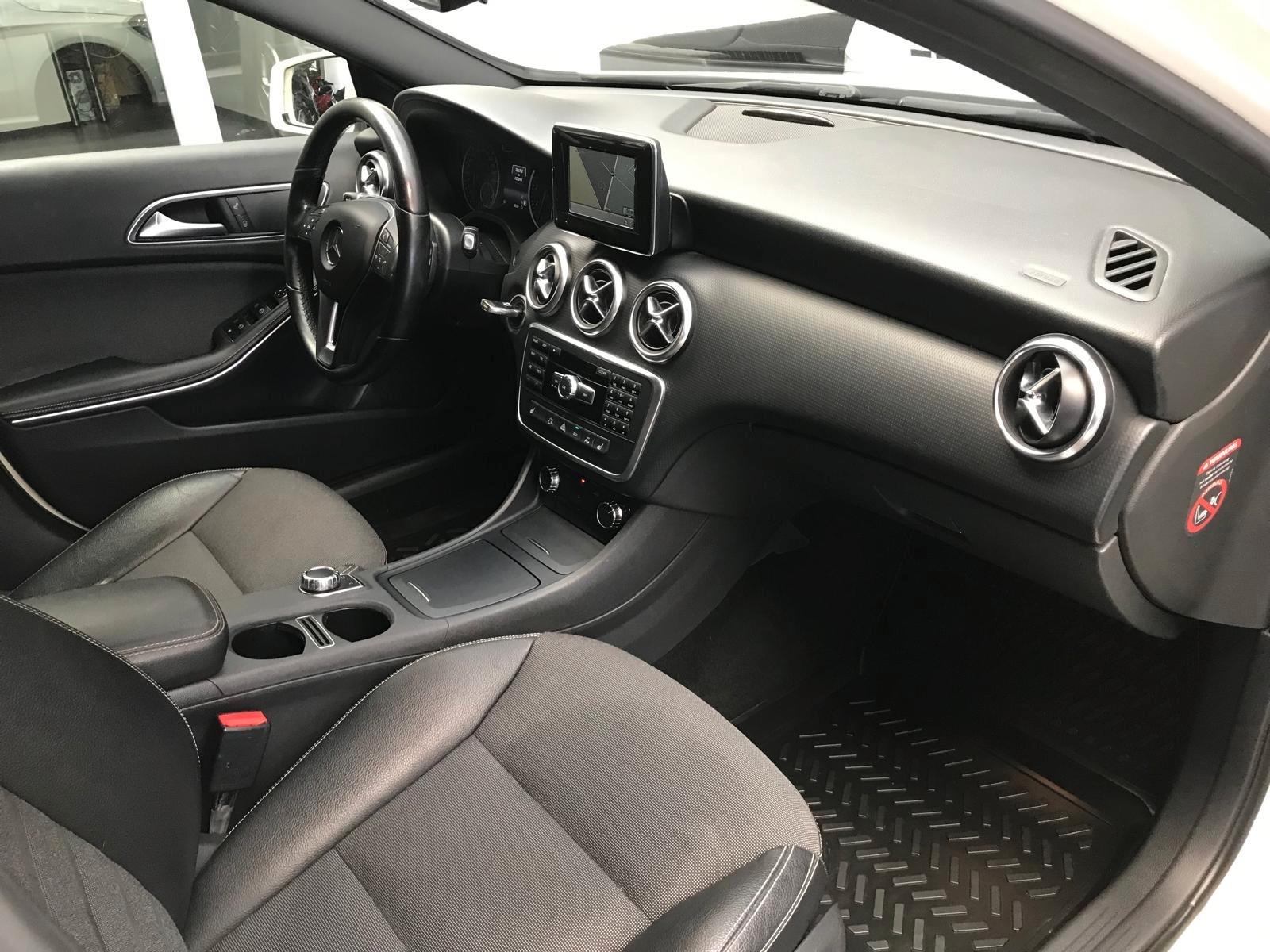 Mercedes-Benz A 250  BlueEfficiency/ Harman-Kardon/Xenon/Navi