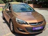 Opel Astra J 5-trg. Selection - Opel Astra: Selection