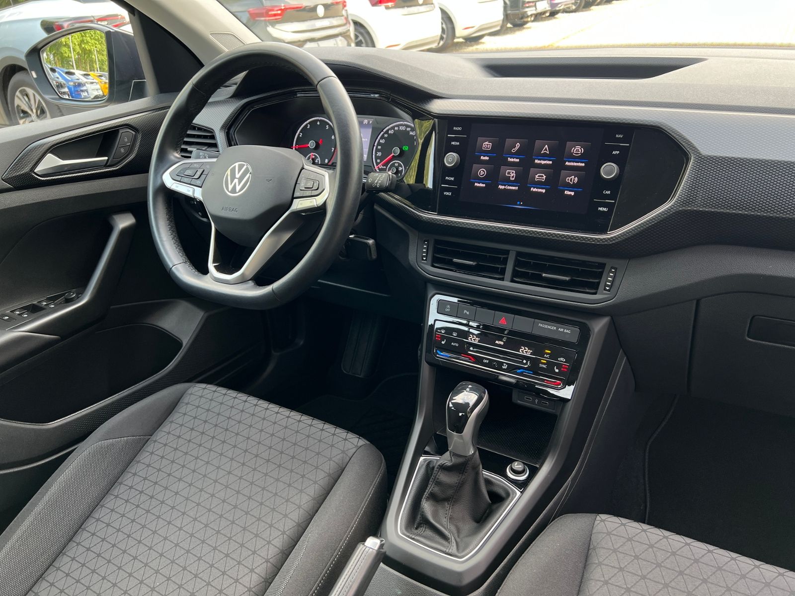 Fahrzeugabbildung Volkswagen T-Cross Life 1.0 TSI DSG *Climatronic, Sitzhzg.,