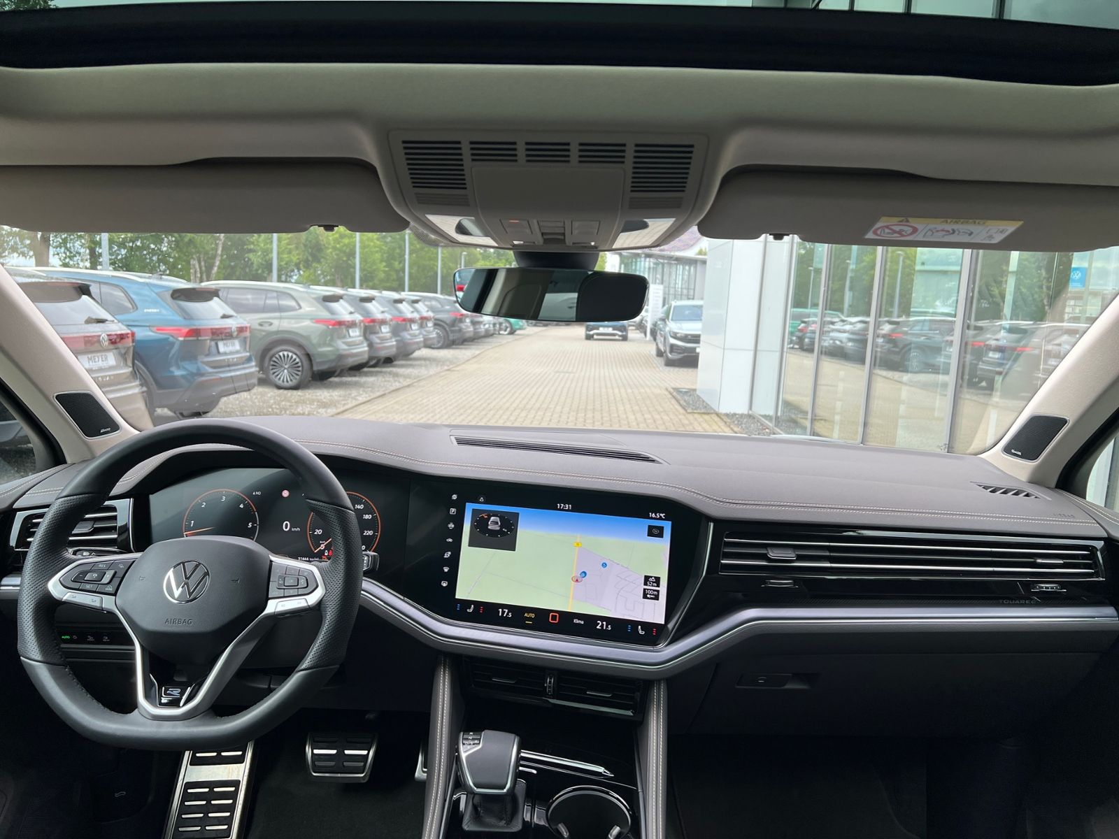 Fahrzeugabbildung Volkswagen Touareg R-Line 3.0 TDI 4MOTION *AHK, BlackStyle,