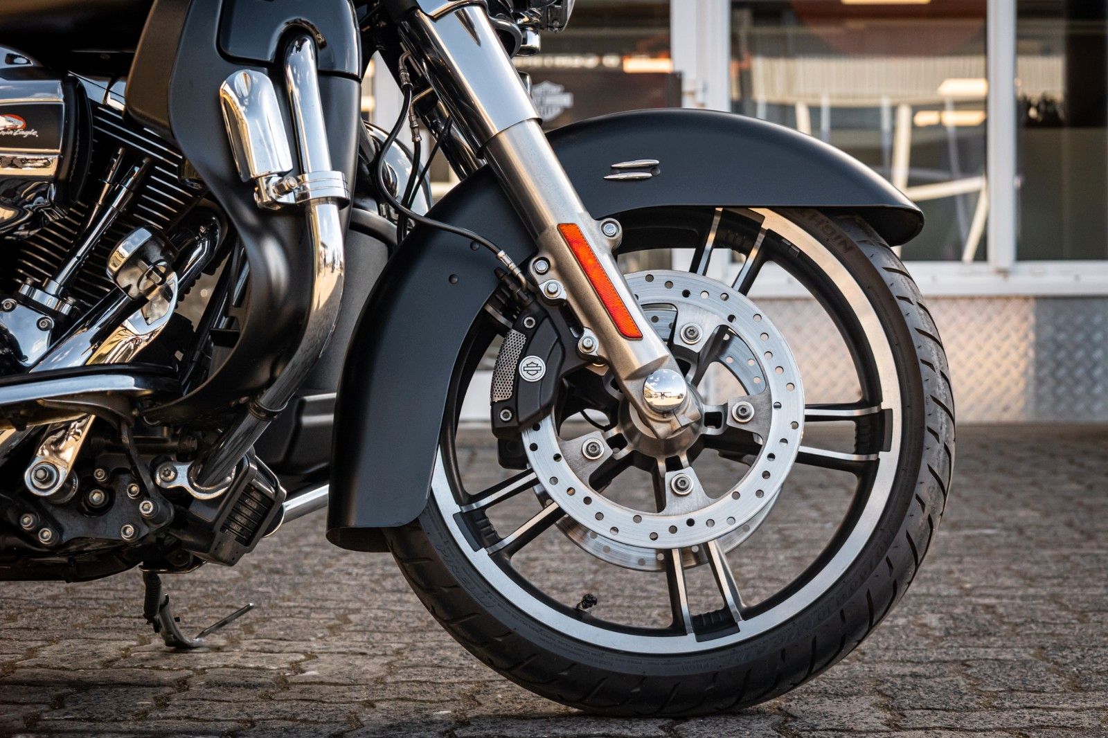 Fahrzeugabbildung Harley-Davidson Street Glide FLHX - JEKILL & HYDE -