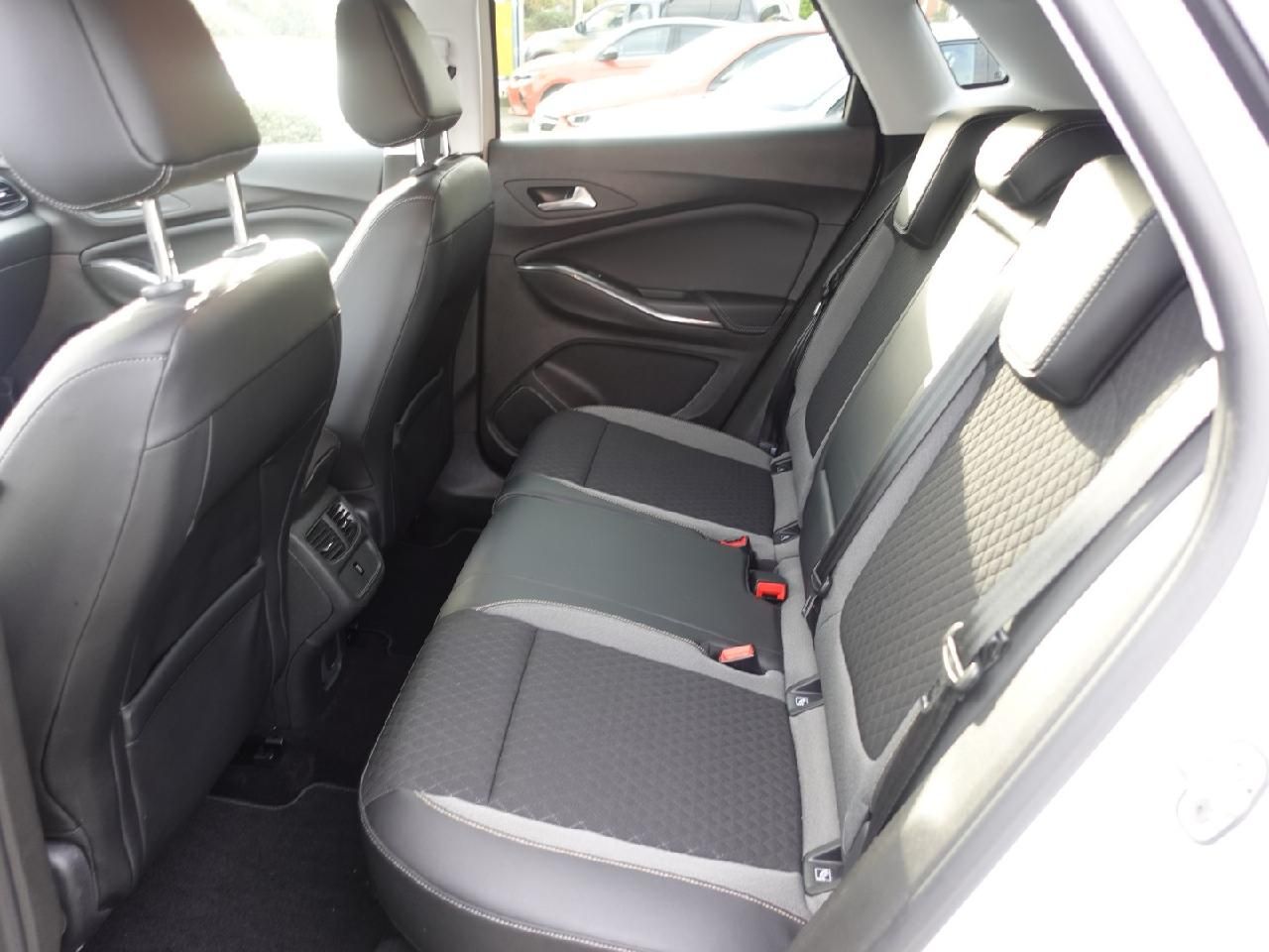 Fahrzeugabbildung Opel Grandland 1,2 Innovation