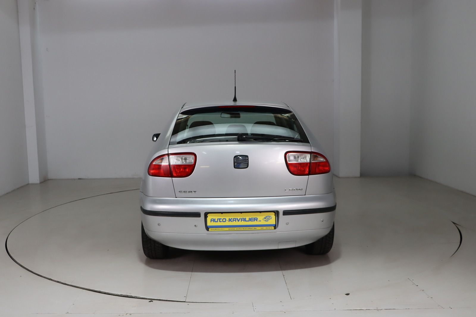 Fahrzeugabbildung SEAT Leon 1.6 16V komplett Seat Service * 1. Hand Ste