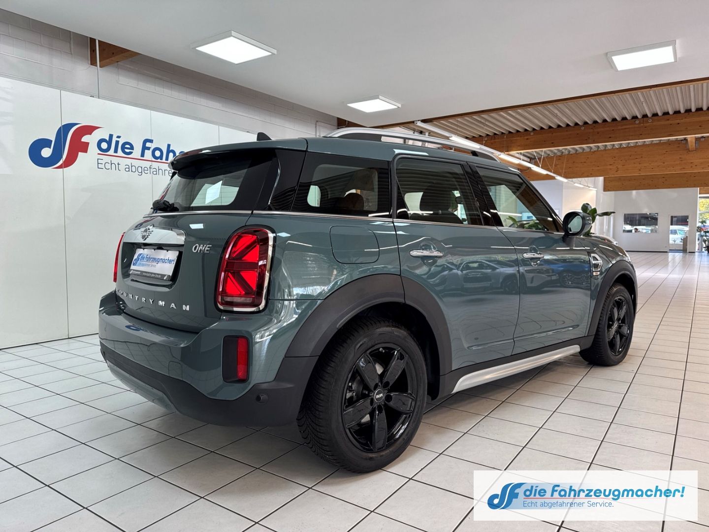 Fahrzeugabbildung MINI Cooper Countryman One Classic Trim Navi LED Blen