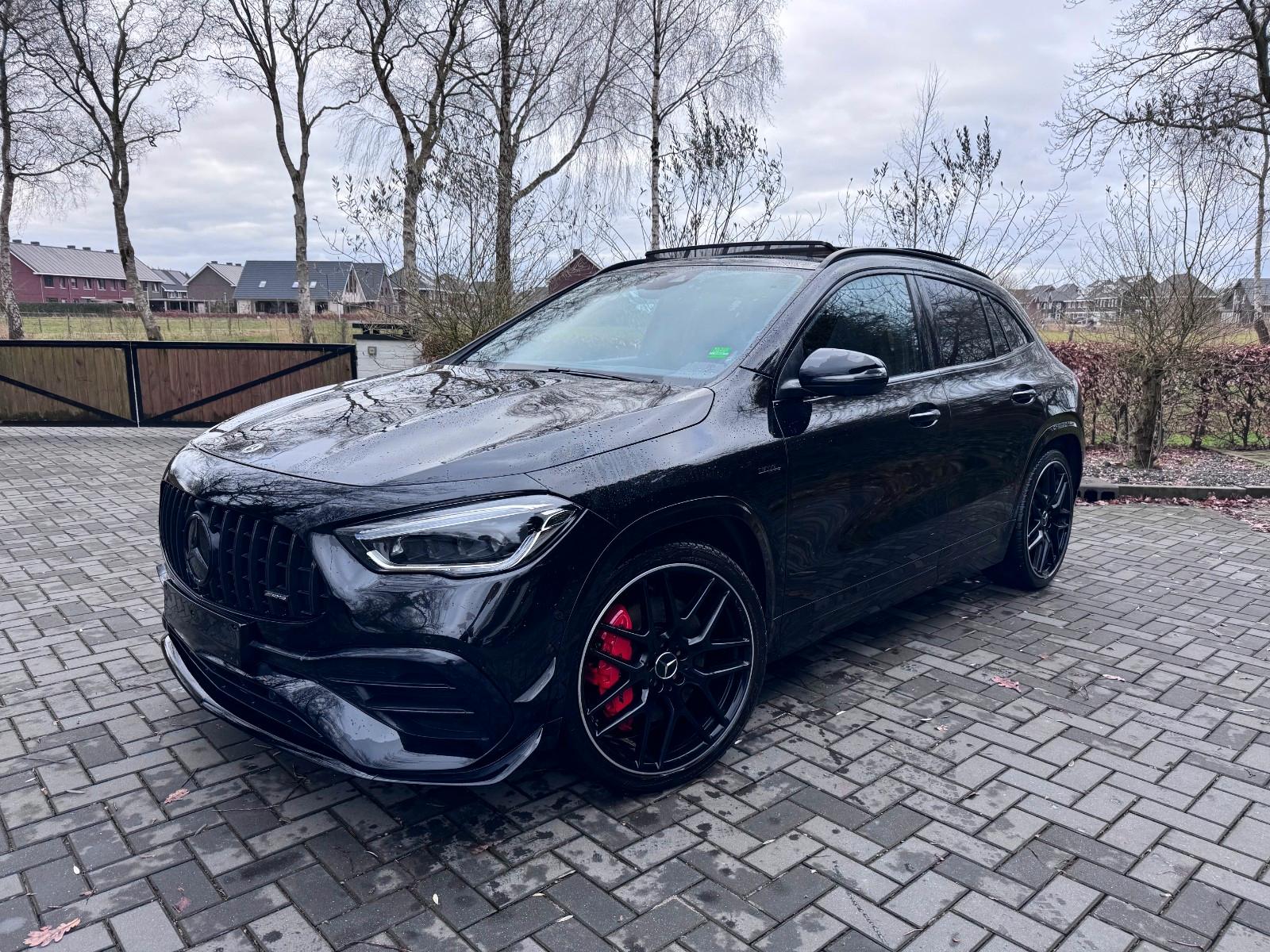 Mercedes-Benz GLA 45S AMG Panorama Schalensitze Ambiance VOL!