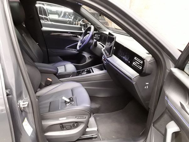 Tiguan 1.5 TSI eHYBRID R-LINE BLACKSTYLE MATRIX+
