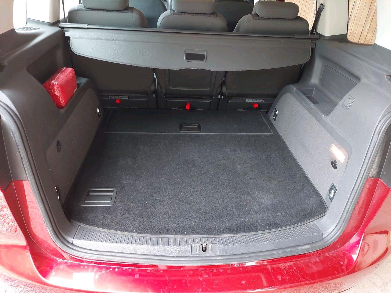 Volkswagen Touran 2011 — photo 10