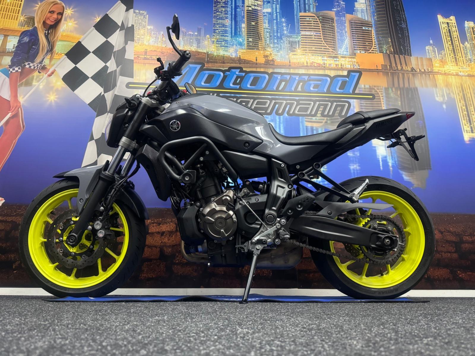 Yamaha MT 07 Extras-35KW-1Jahr Garantie-Tüv-Insp. Neu !