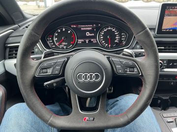 Audi RS4 - 11