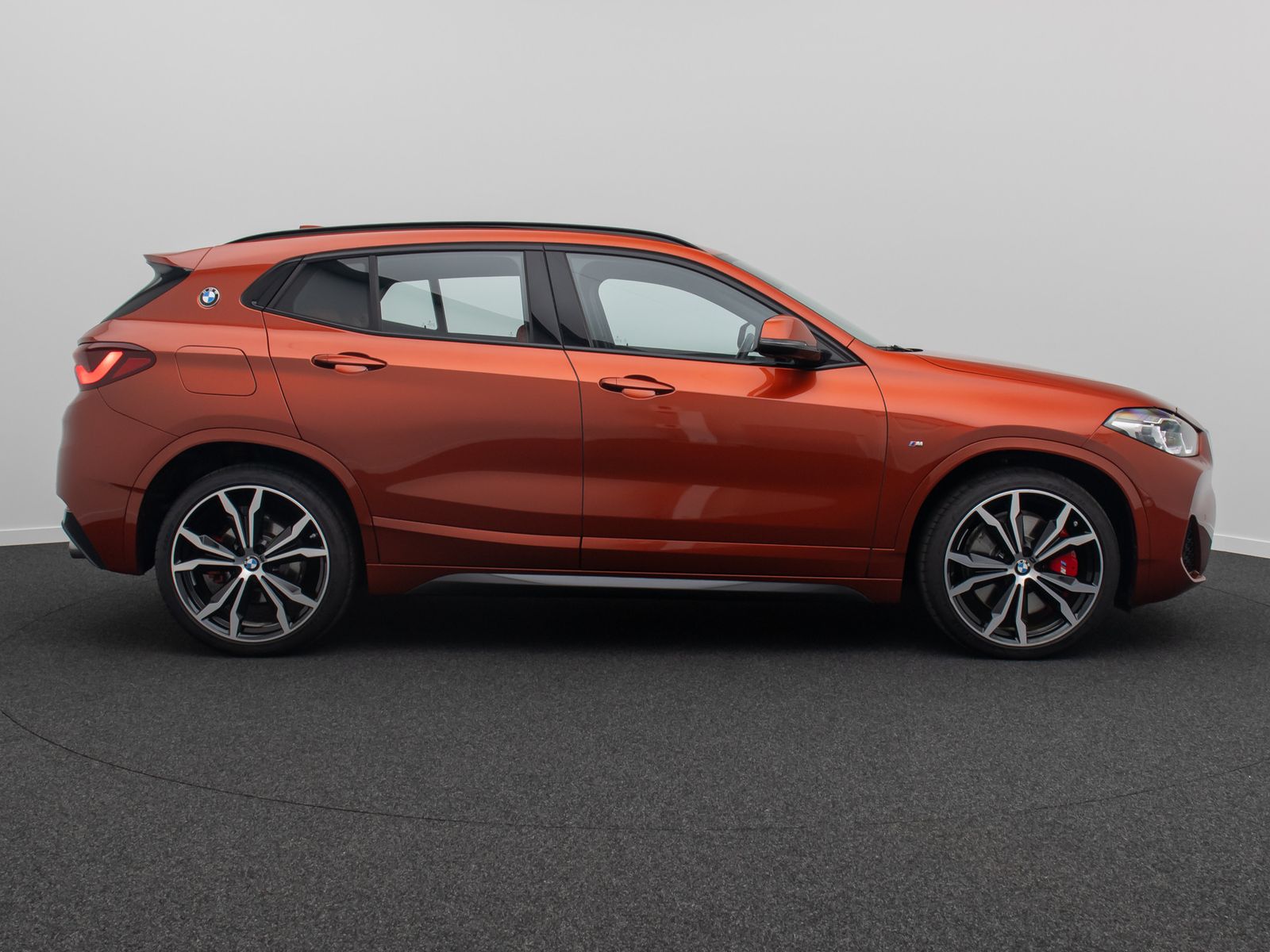 Fahrzeugabbildung BMW X2 xD25d M Sport Panoram Kamera HUD DAB HiFi 20"