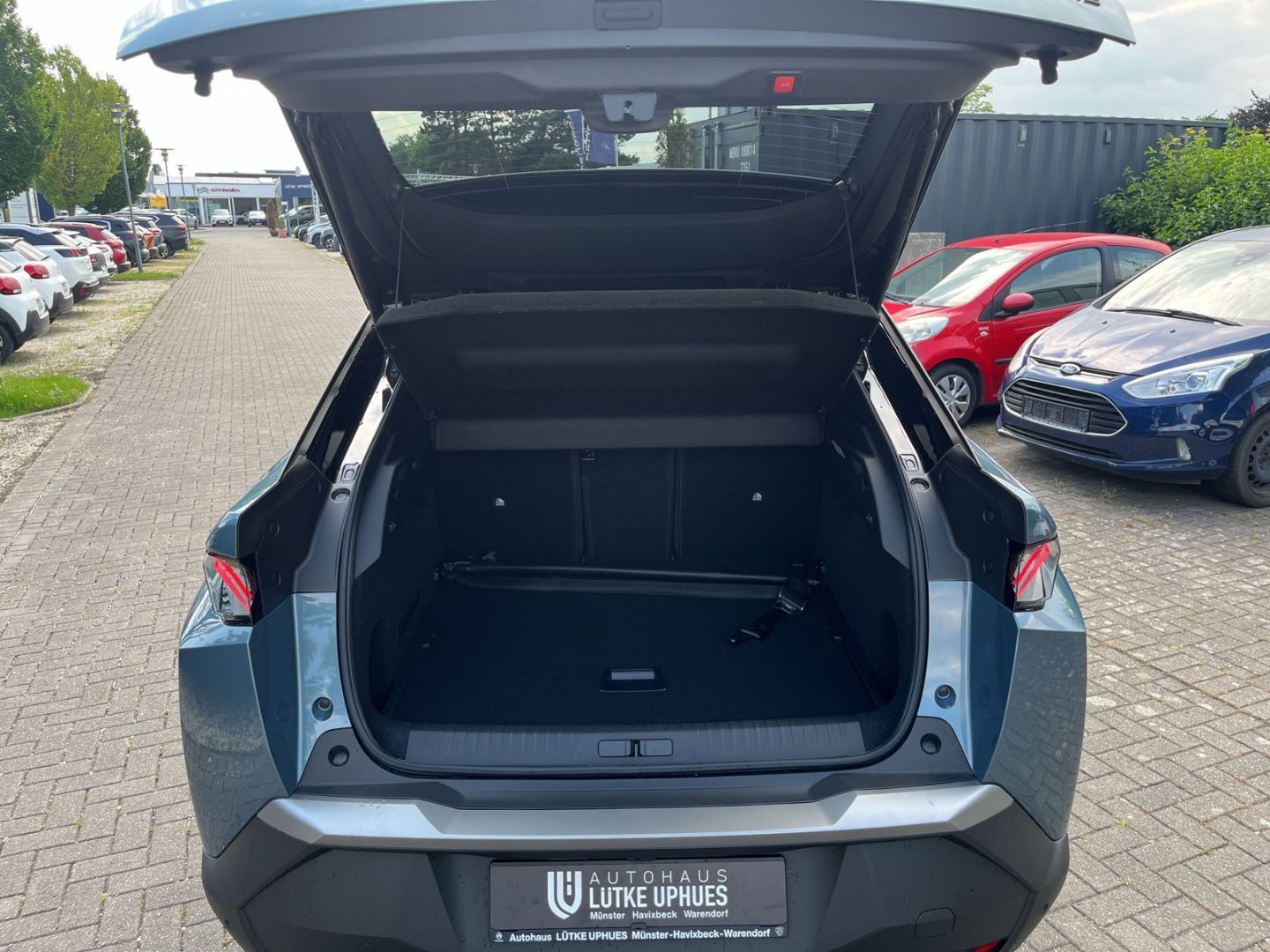 Fahrzeugabbildung Peugeot 3008 GT HYBRID 145 e-DSC6 Navi Memory Sitze ACC