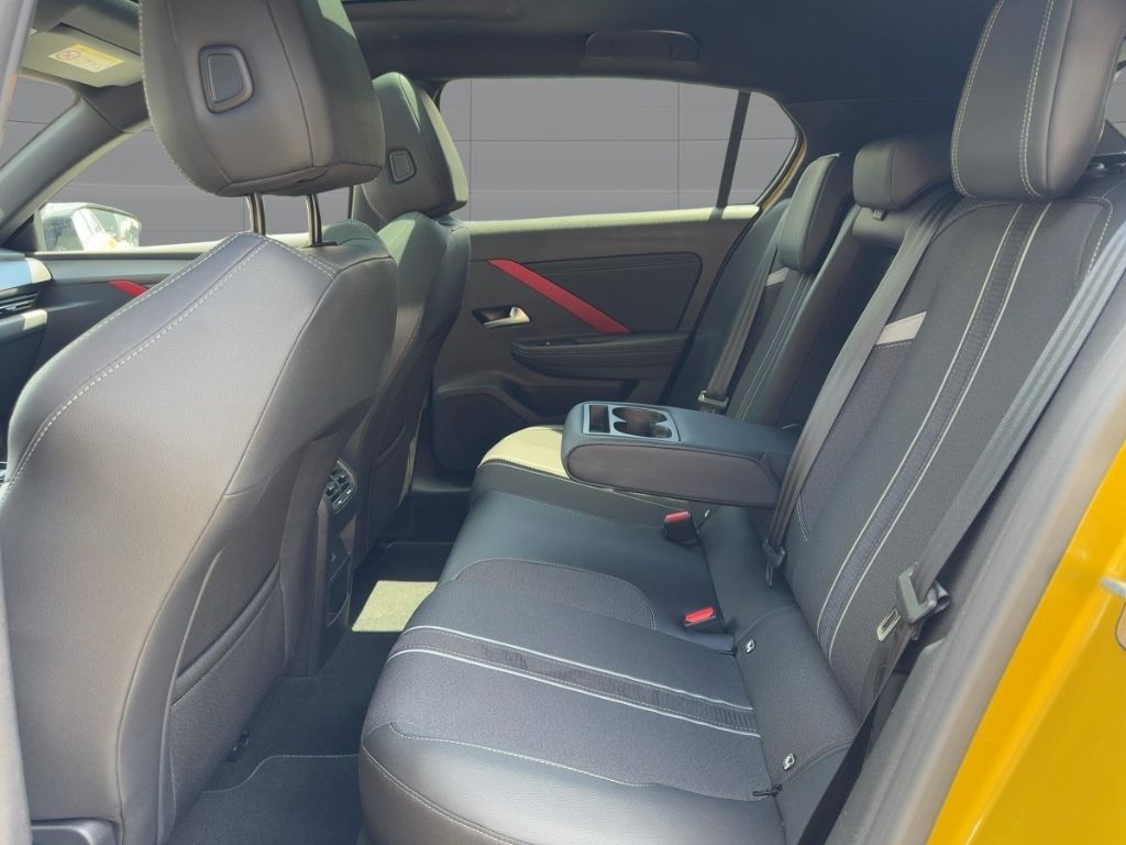 Fahrzeugabbildung Opel Astra GS LED  NAVI  SCHIEBEDACH