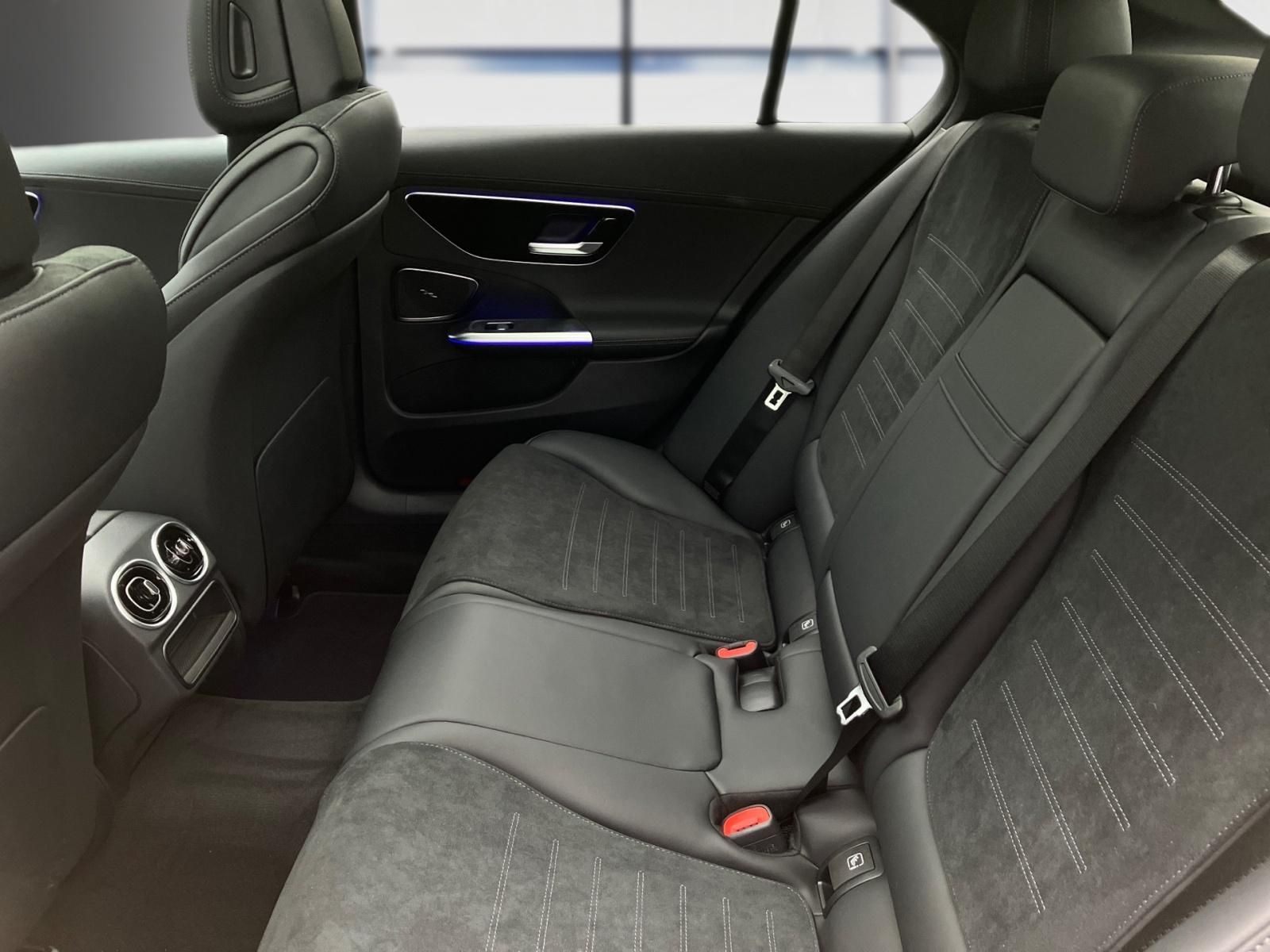 Fahrzeugabbildung Mercedes-Benz C 400 e 4M **AMG*NIGHT*MBUX PREMIUM*FAHRASSIST*