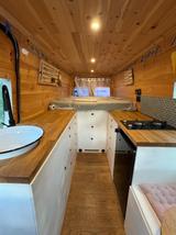 Mercedes-Benz Sprinter Camper Van - Mercedes-Benz Va