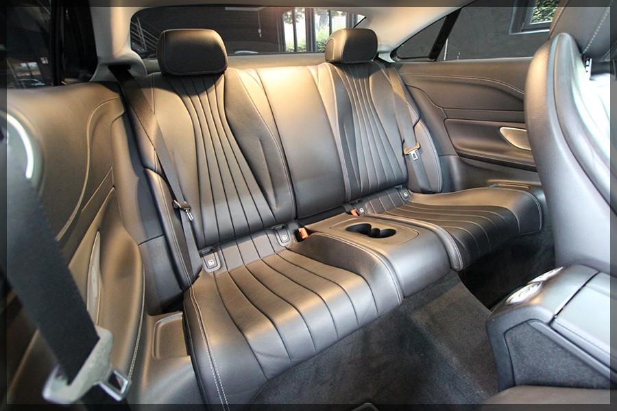 Mercedes-Benz E 200 4MATIC AMG PANO / NAVI / PDC