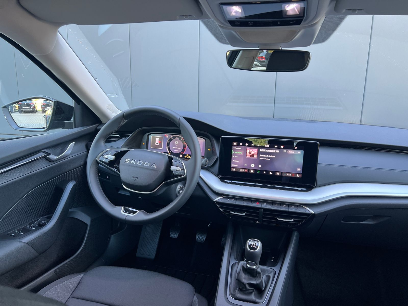 Fahrzeugabbildung SKODA Octavia Combi Essence 2.0 TDI *AHK, LED, SmartLi