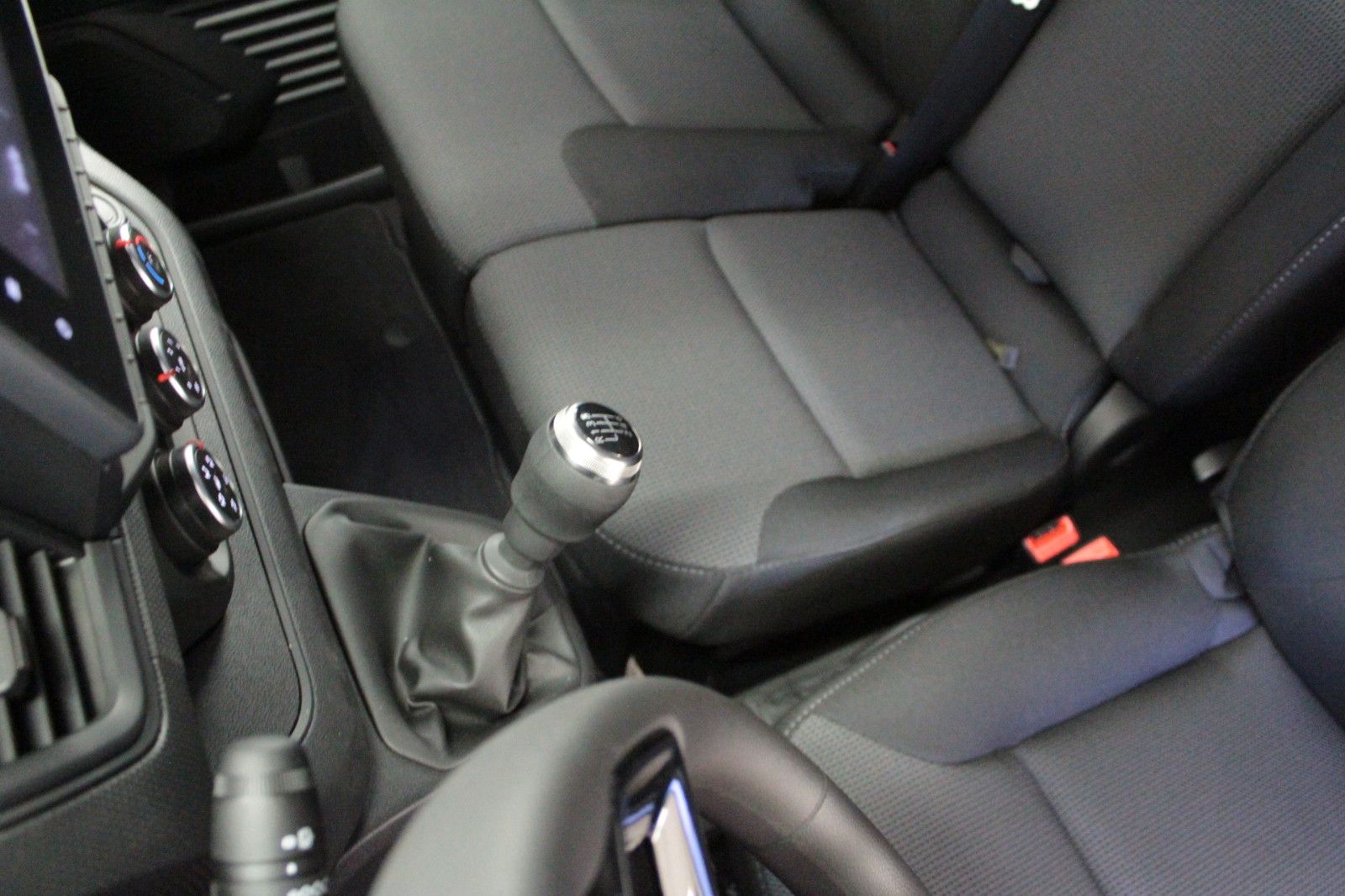 Fahrzeugabbildung Renault Trafic Dci 150 Grdt Evolution *Rollstuhlrampe*
