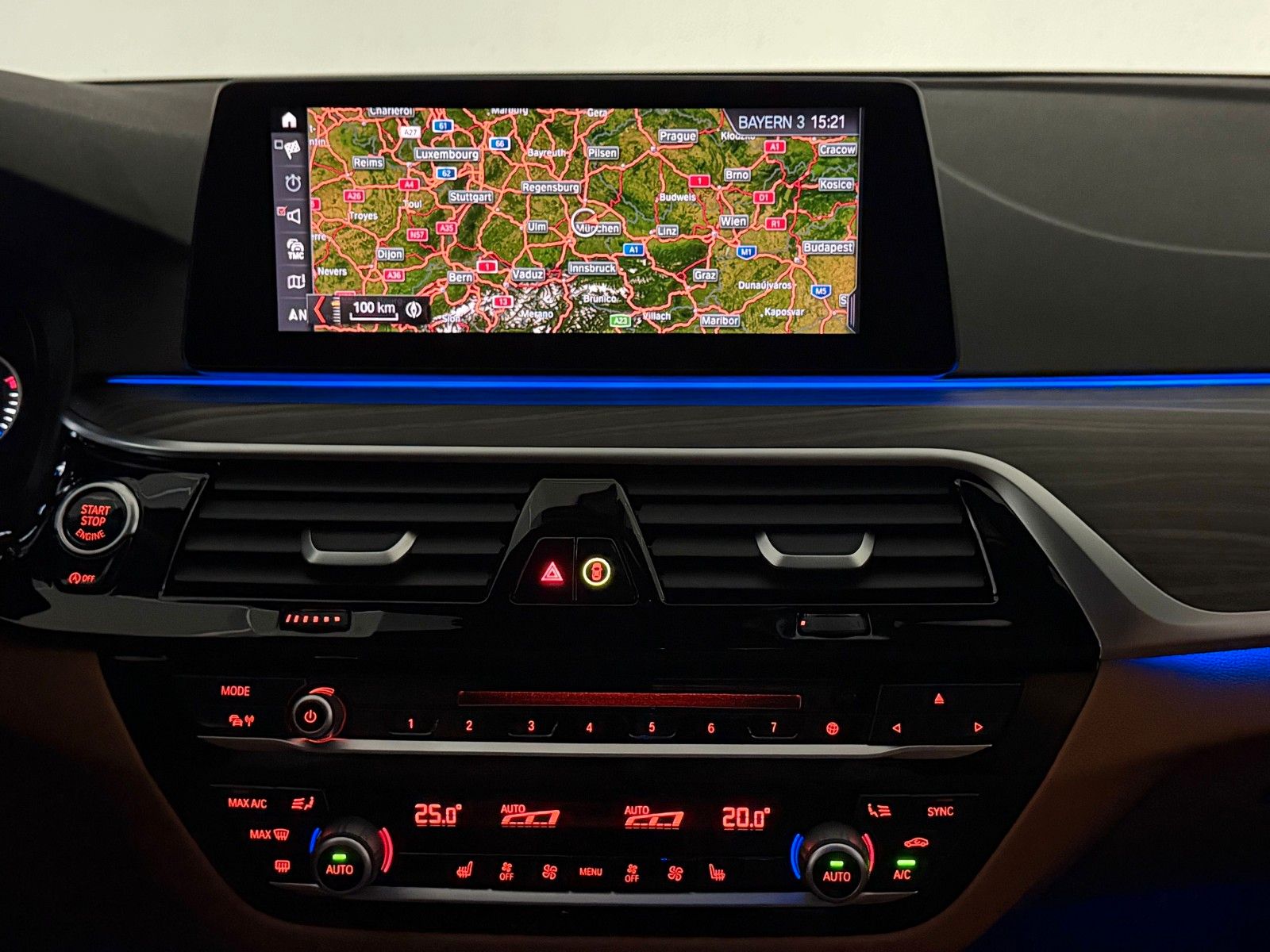 Fahrzeugabbildung BMW 530 d xDrive M SPORT/LED/HuD/FROZEN LACKIERUNG
