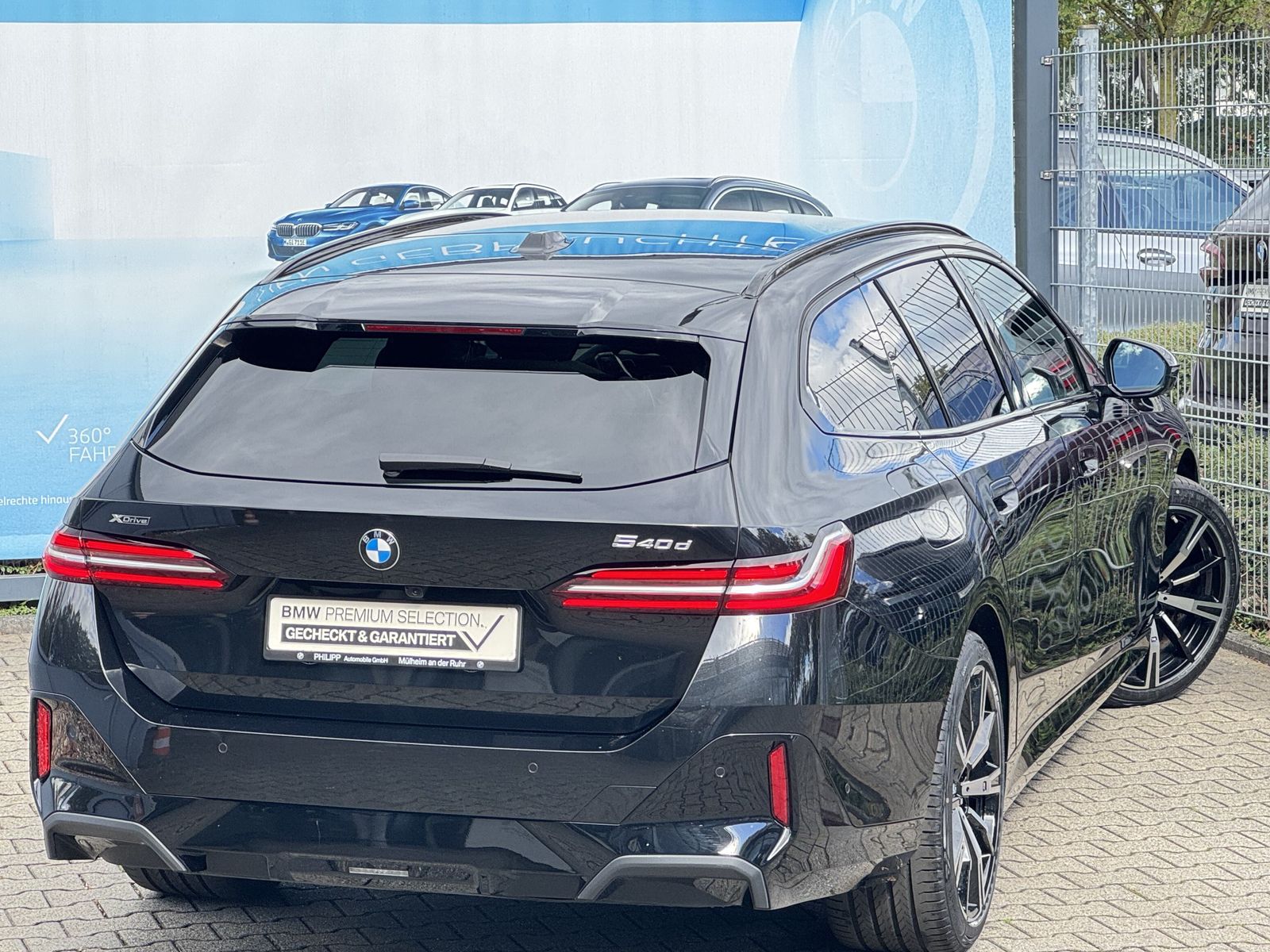 BMW 540d xDrive Touring M Sport AHK Autobahnas PANO foto 3
