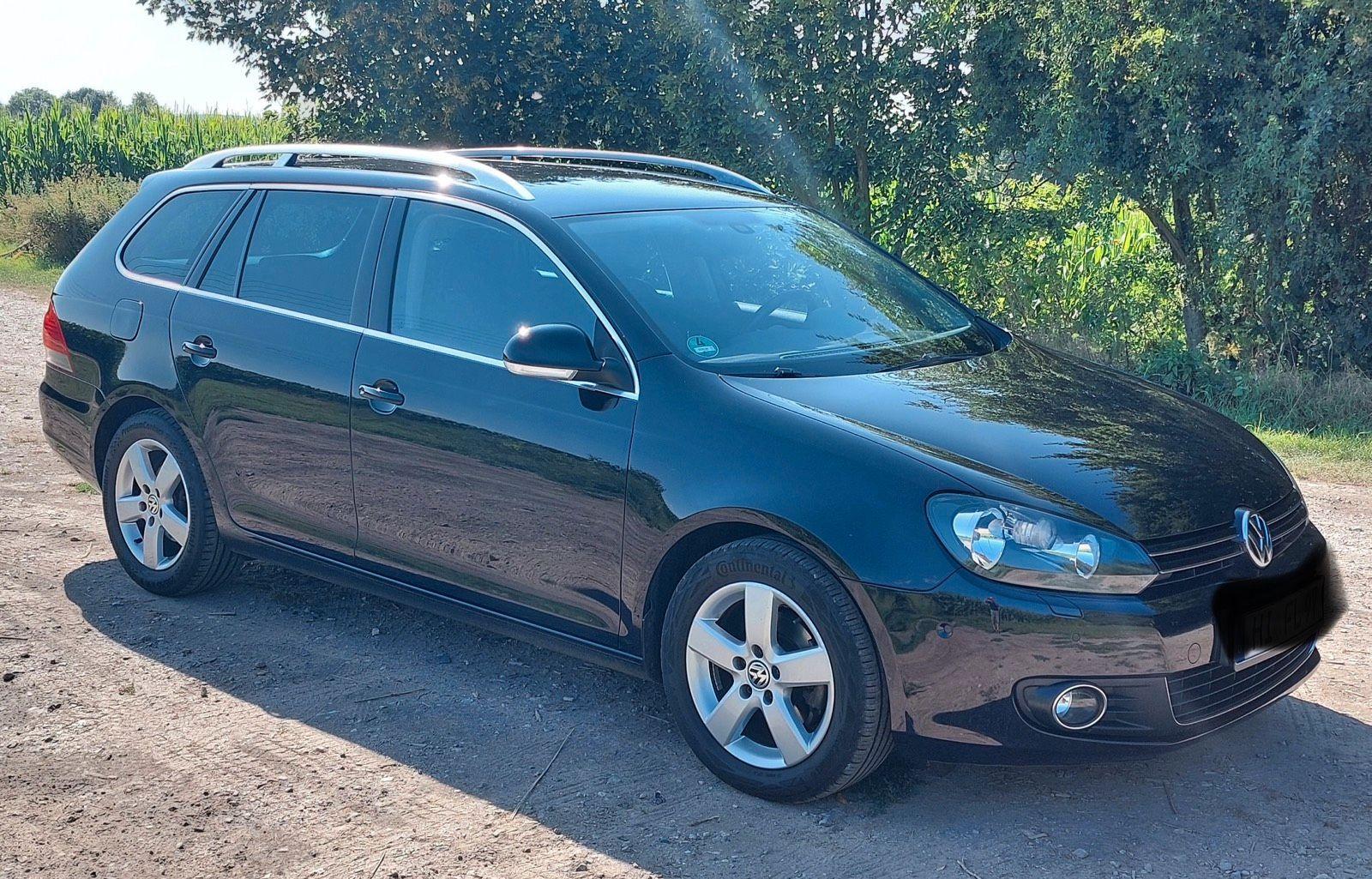 Volkswagen Golf 2012 — interior