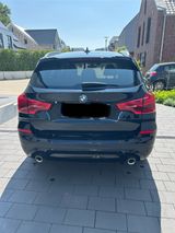 BMW X3 xDrive20d AT - - BMW X3: At