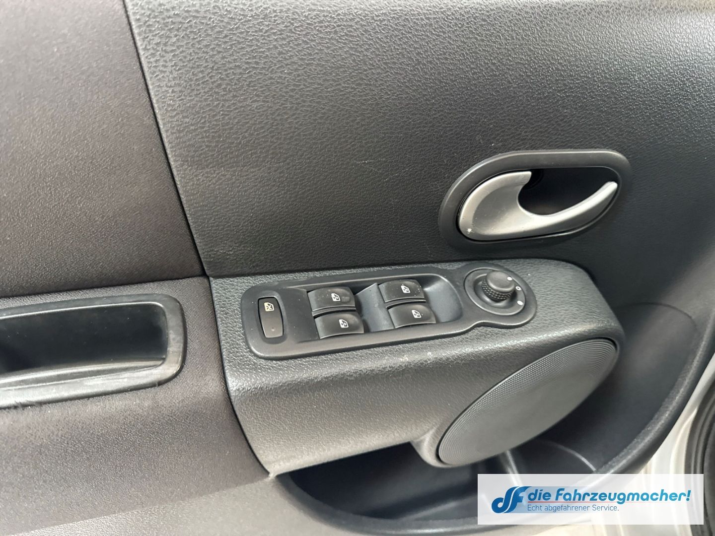 Fahrzeugabbildung Renault Modus Dynamique 1,6 Automatik Klima el.SP Spieg.