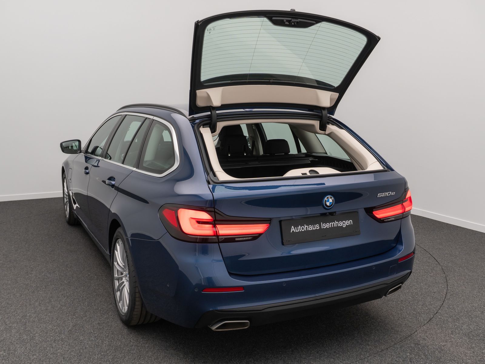 Fahrzeugabbildung BMW 520e Alarm DAB Kamera Cockpit Sport Leder 18Zoll