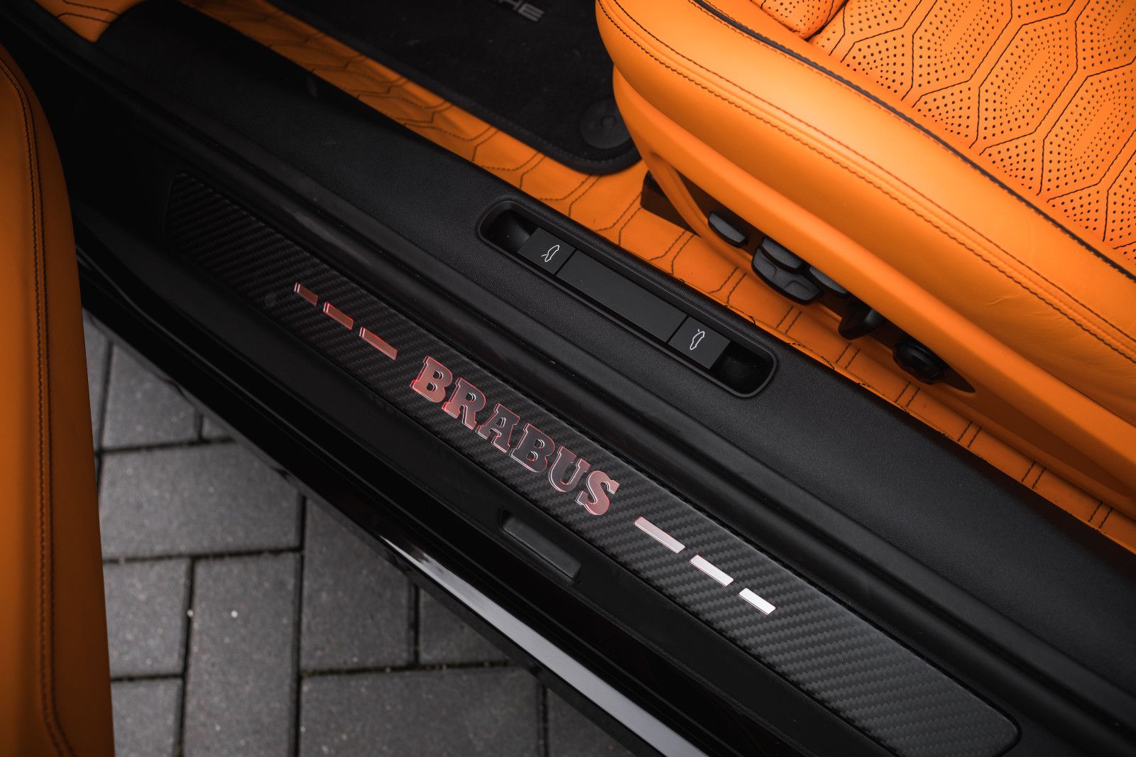 Fahrzeugabbildung Porsche 911 BRABUS ROCKET R "1 of 25"- 900 PS - VOLL