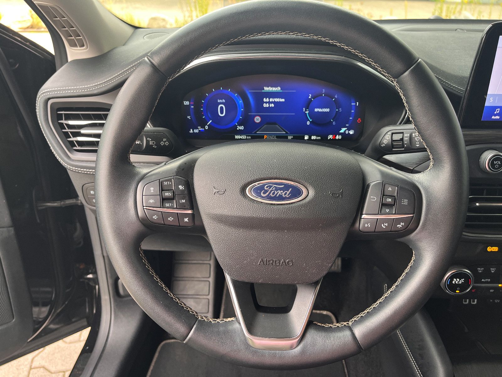 Fahrzeugabbildung Ford Focus Lim. Vignale