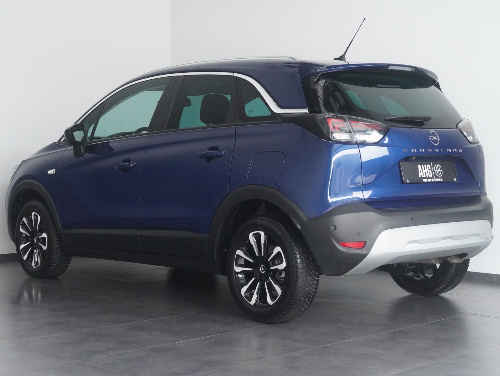 Fahrzeugabbildung Opel Crossland (X) 1.2 Turbo Elegance LED/PDC/KAMERA