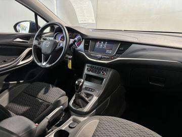 Fotografie des Opel Astra 1.5 D Sports Tourer 120 Jahre