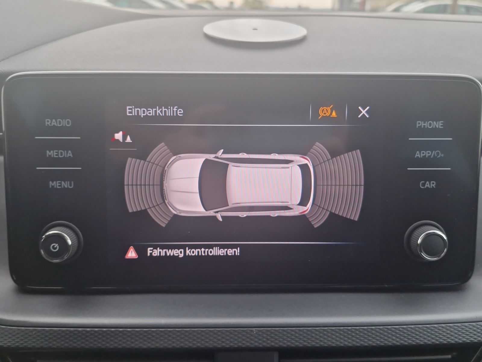 Fahrzeugabbildung SKODA Kamiq Ambition 1,0 TSI LED SHZ GRA APP-CONNECT
