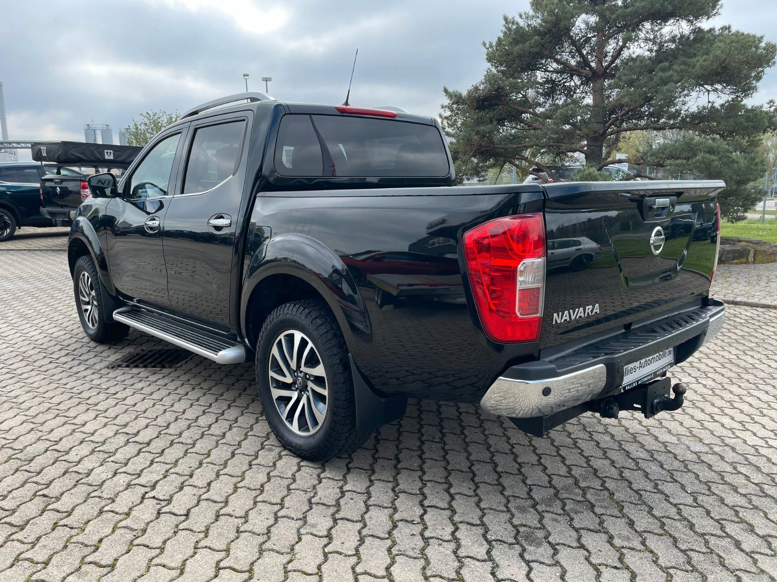 Fahrzeugabbildung Nissan Navara NP300 Tekna Double Cab 4x4
