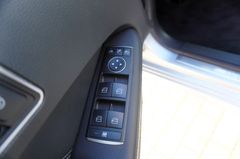 Fahrzeugabbildung Mercedes-Benz E 250 CDI BlueEfficiency Autm. Navi SHZ PDC SD!