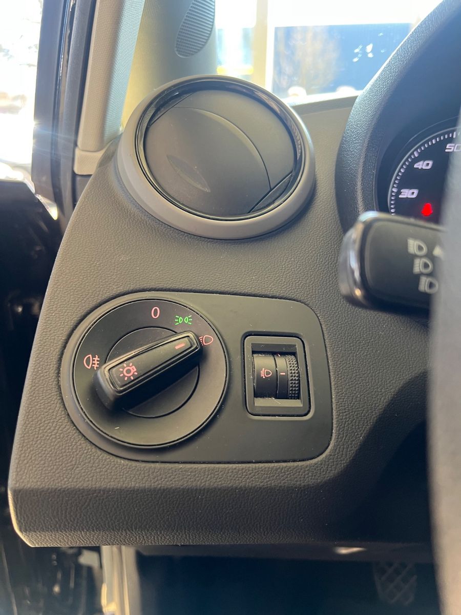 Fahrzeugabbildung SEAT Ibiza Reference *SCHECKHEFT BEI SEAT*1.HAND*