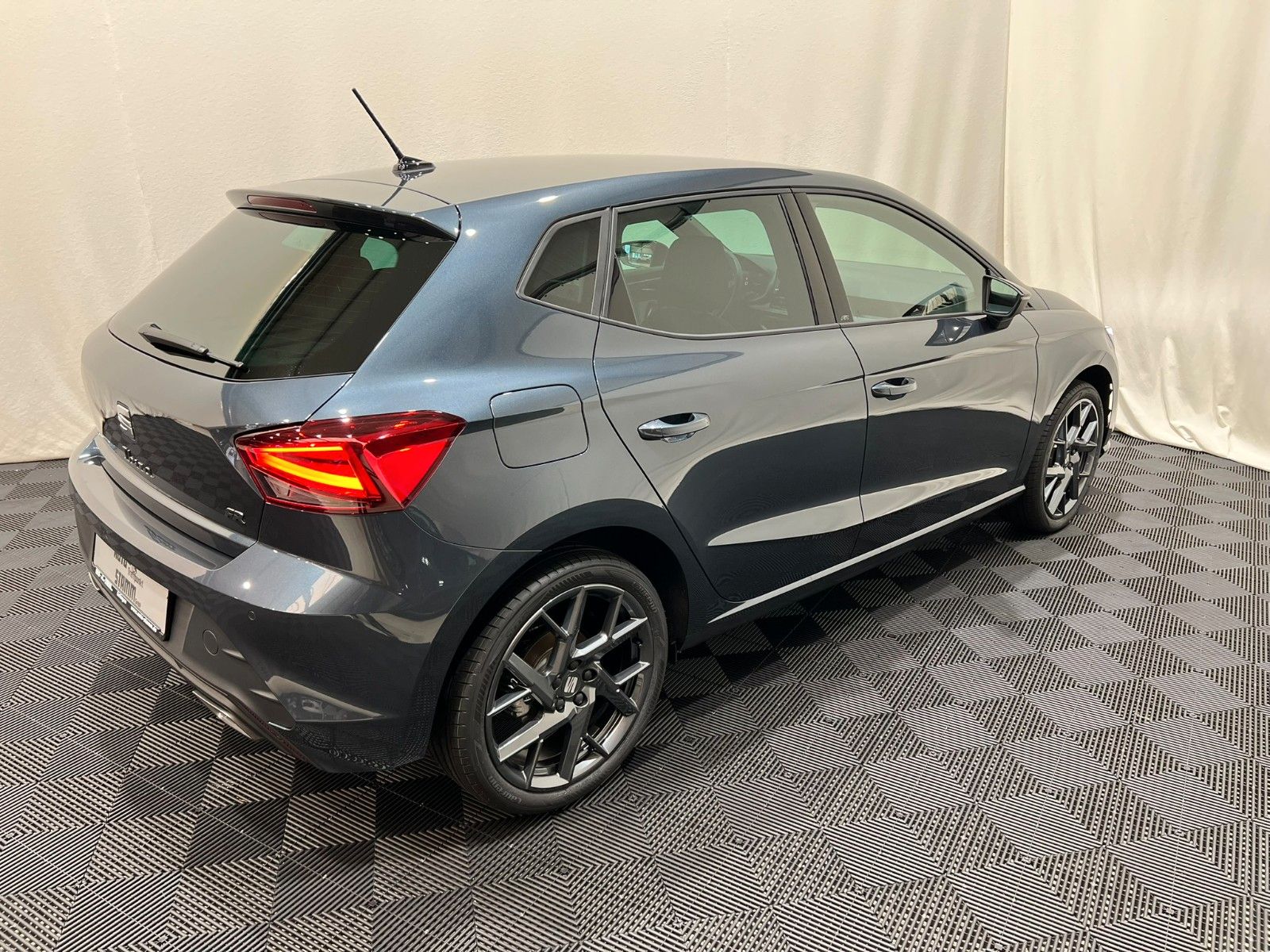 Fahrzeugabbildung SEAT Ibiza 1.0 TSI 85kW FR DSG 18"ALU