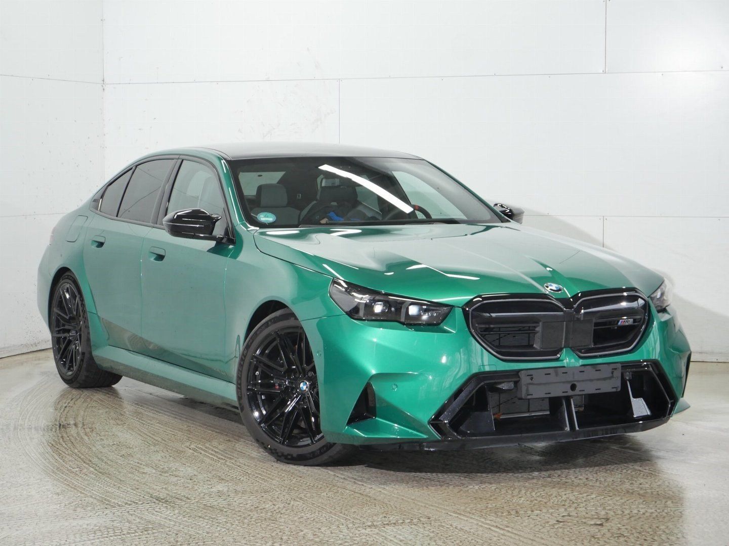 Fahrzeugeinzelansicht 6 Fahrzeugabbildung BMW M5 Limousine |Sitzbelüftung |Glasdach |Bowers&Wi