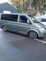 Volkswagen T5 Multivan - Volkswagen T5 Multivan: Grün