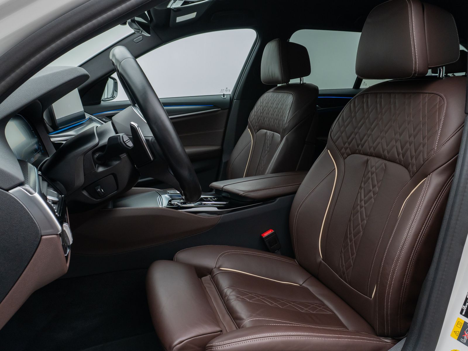Fahrzeugabbildung BMW 530e M Sport Kamera DAB DrivAssist Komfort AHK