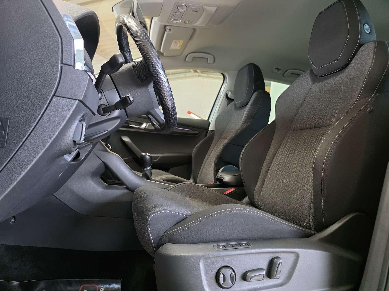 Fahrzeugabbildung SKODA Karoq 2.0 TDI/LED/Nav/Virtual/Memory/ACC/VZE/...