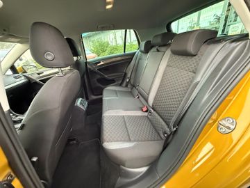 Volkswagen Golf VII Lim. Join Automatik *SH*PDC*BT*MFL*NAVI