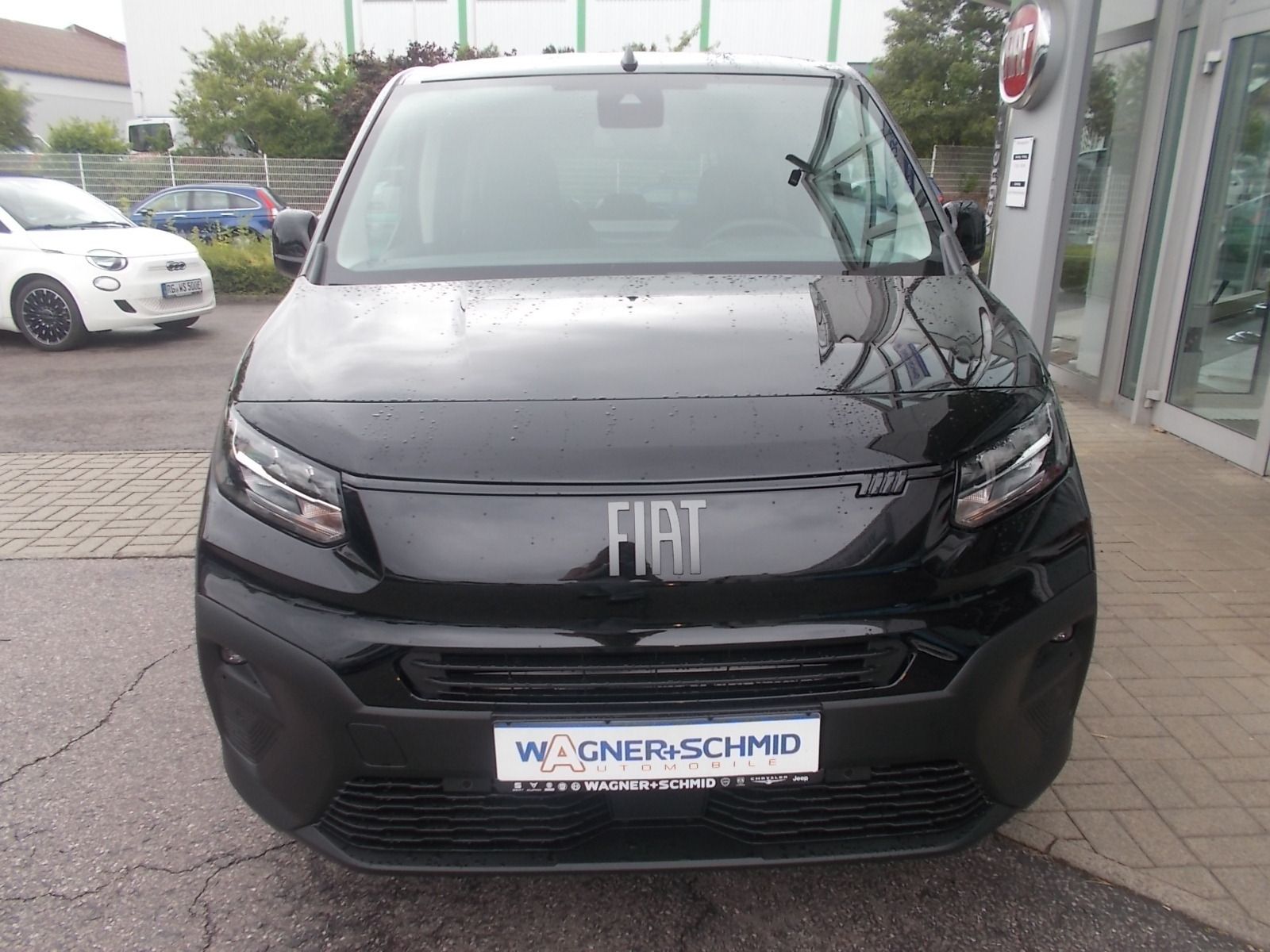 Fahrzeugabbildung Fiat Doblo Kombi 1.5 HDi 130 Automatik + 7 Sitzer