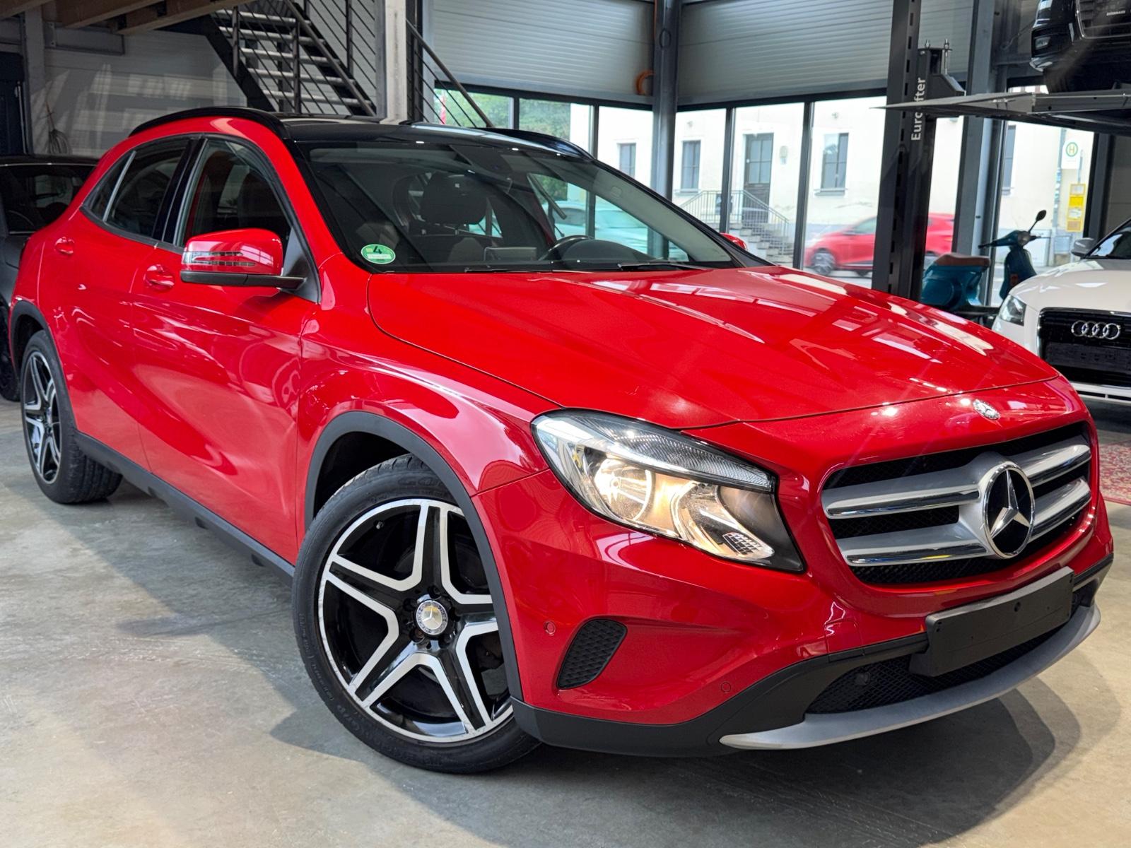 Mercedes-Benz GLA 200 Style Automatik Teilleder USB PDC SHZ