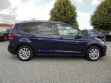 Volkswagen Touran Automatik*Rollstuhlkran im Kofferraum*AHK - : Van, Koffer