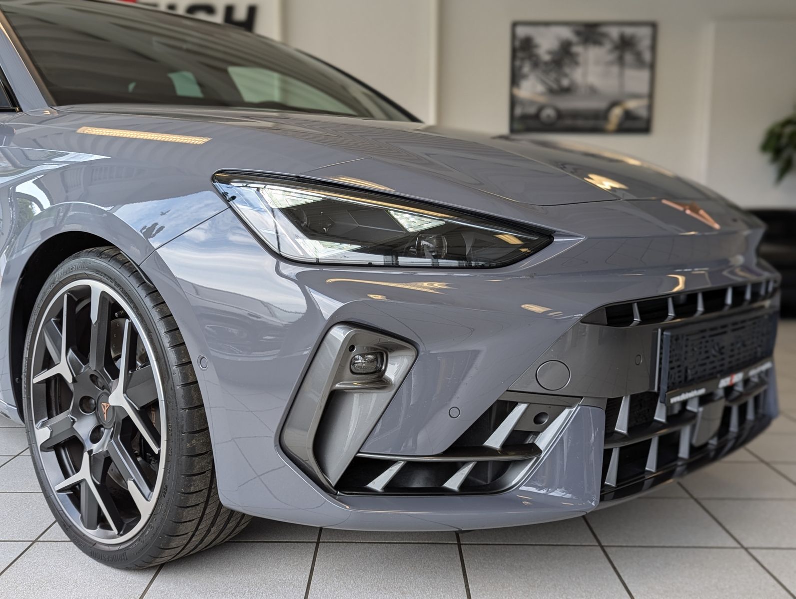 CUPRA Leon 2.0TSI VZ Matrix Pano Sennheiser Kamera 19" - Image 9